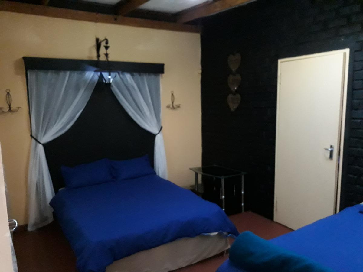 מלון פוצ'פסטרום Paljas Backpackers מראה חיצוני תמונה