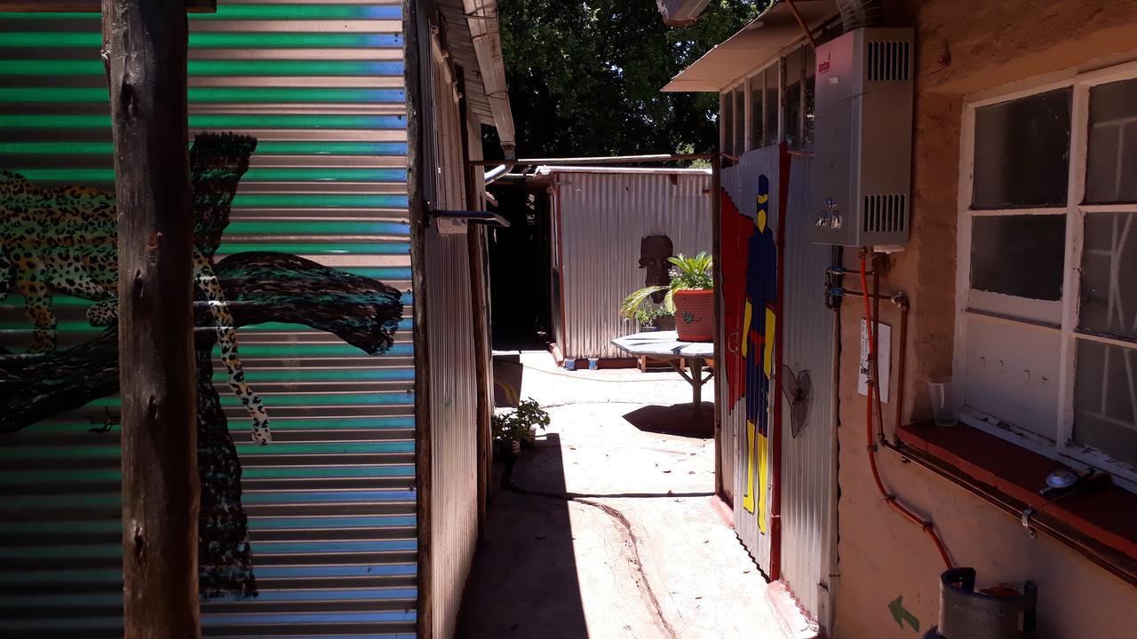 מלון פוצ'פסטרום Paljas Backpackers מראה חיצוני תמונה