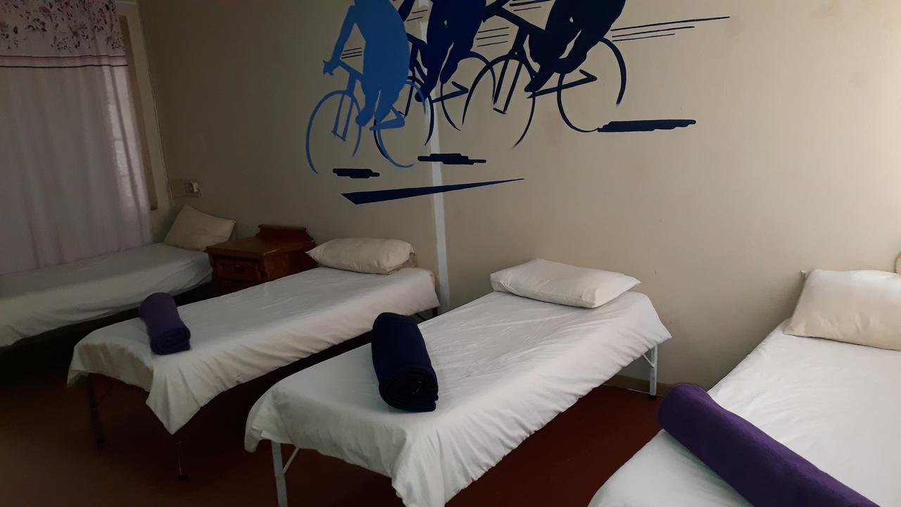 מלון פוצ'פסטרום Paljas Backpackers מראה חיצוני תמונה