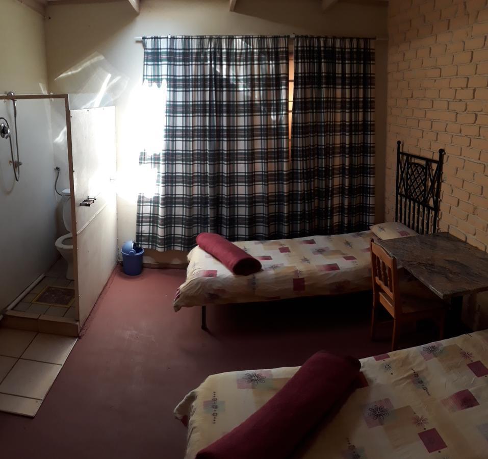 מלון פוצ'פסטרום Paljas Backpackers מראה חיצוני תמונה